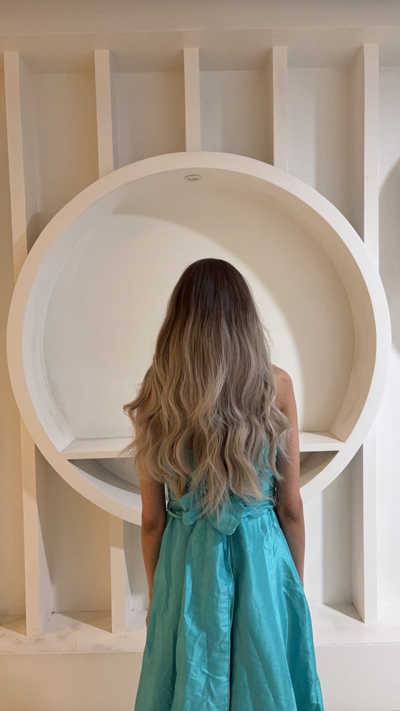 WAVY BROWN WIG WITH BLONDE HIGHLIGHTS